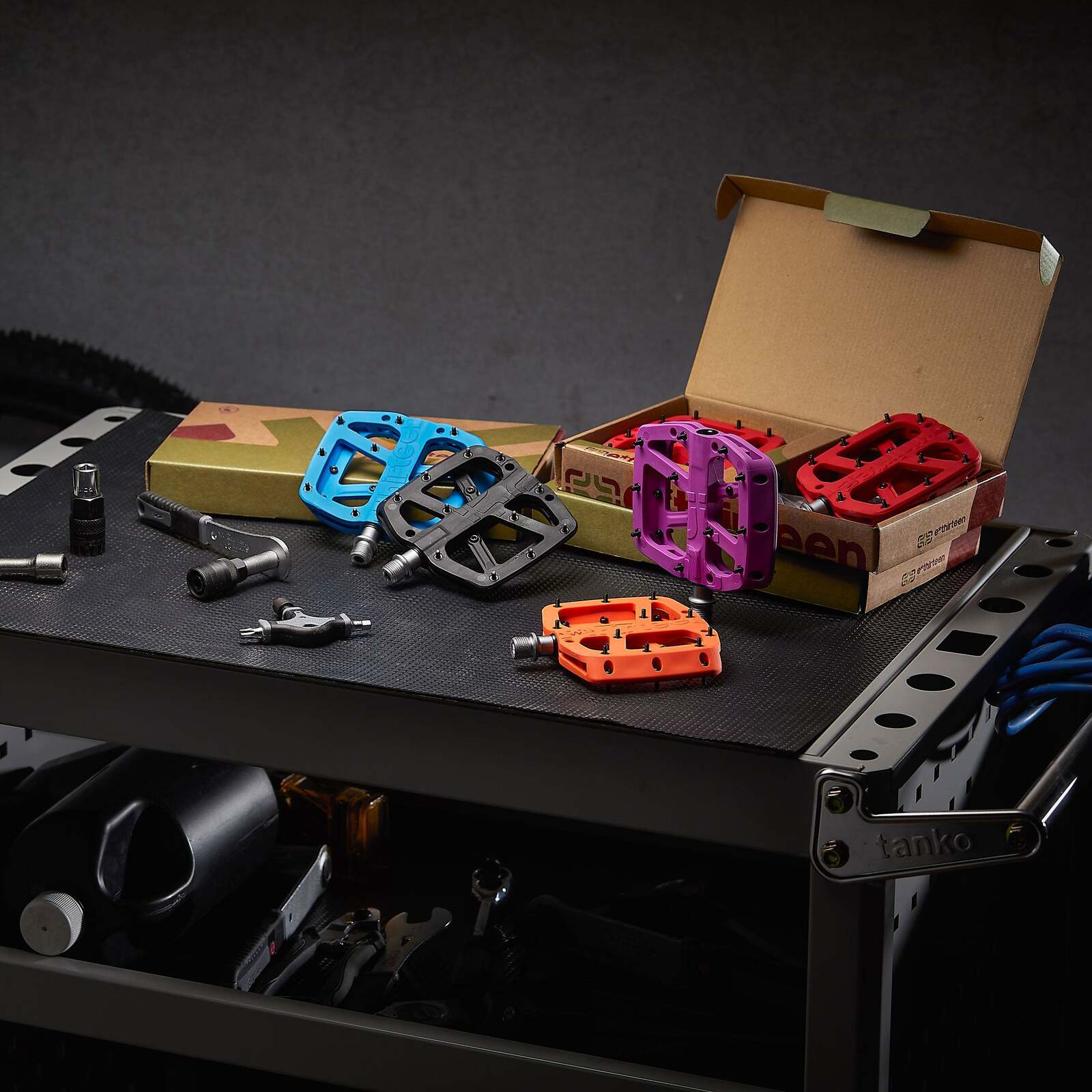 E-Thirteen Base Flat Composite MTB Pedals [Colour: Black]