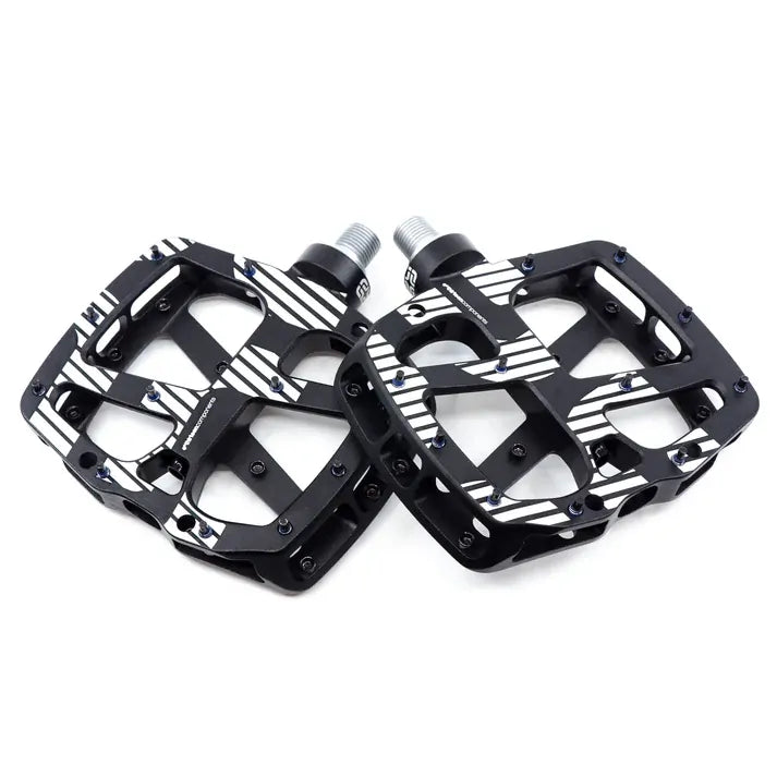 E-Thirteen Pedal Plus Flat Aluminium Body 22 Pins [Colour: Black]